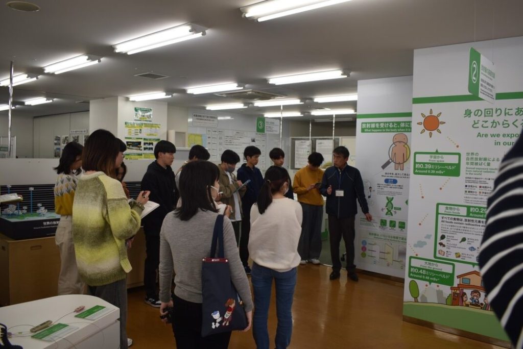「福島の環境再生を学ぶ現地見学会」に生命環境学科学生12名が参加